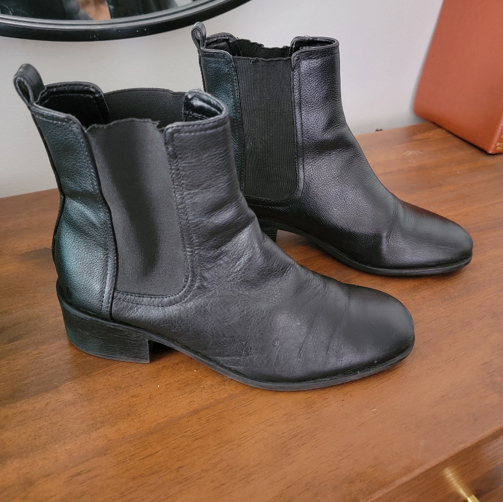 Kenneth Cole Chelsea Boots | Size 7.5